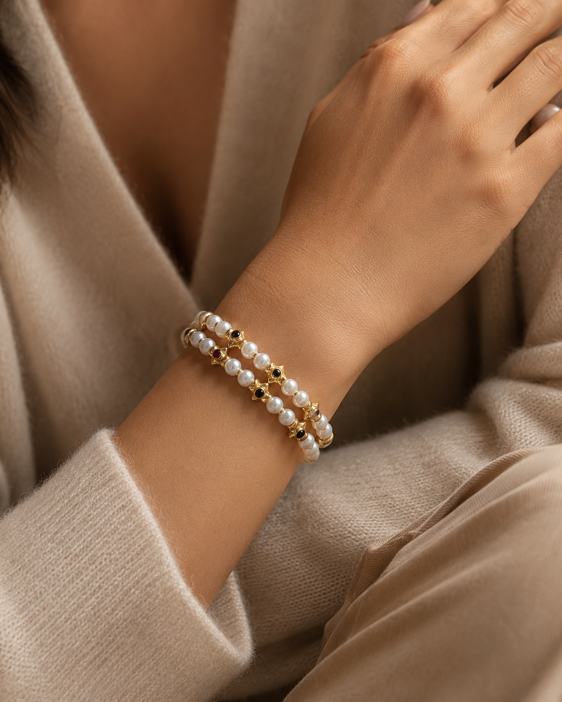 Pulsera años 80 de oro 18k, perlas, rubíes y zafiros