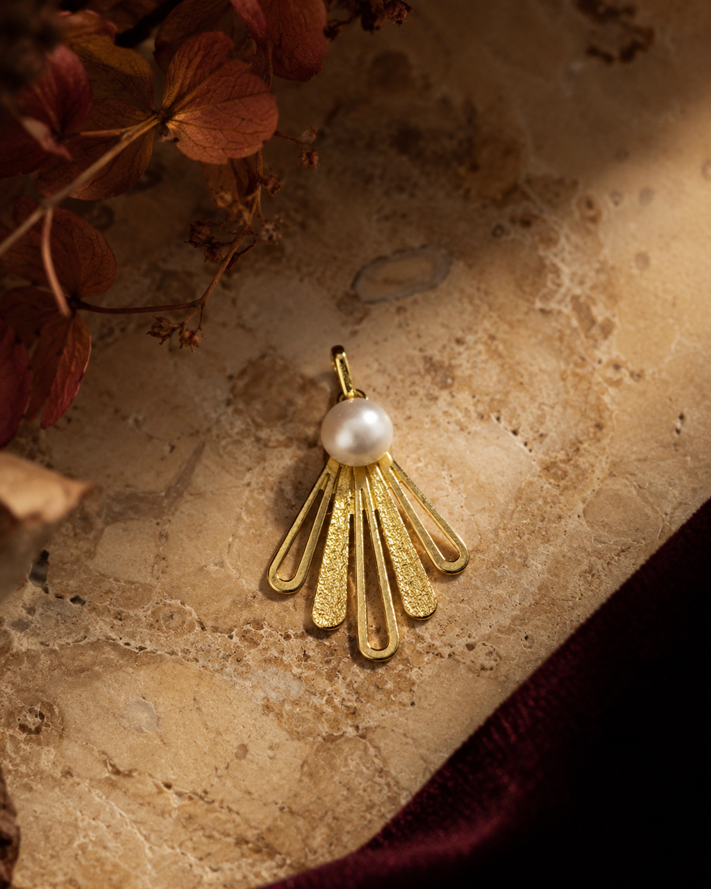 Colgante abanico oro 18k y perla