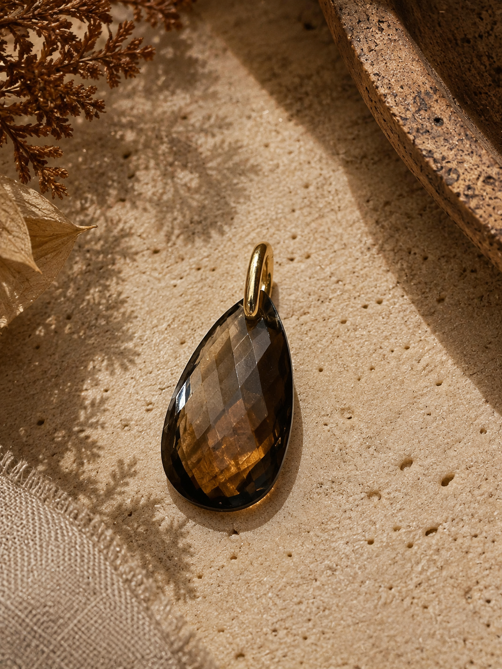Colgante oro 18k con cuarzo fumé