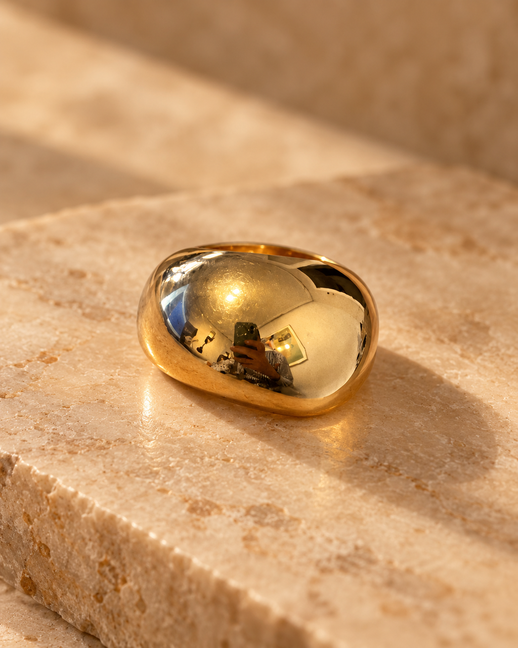 Anillo bombé de oro 18k