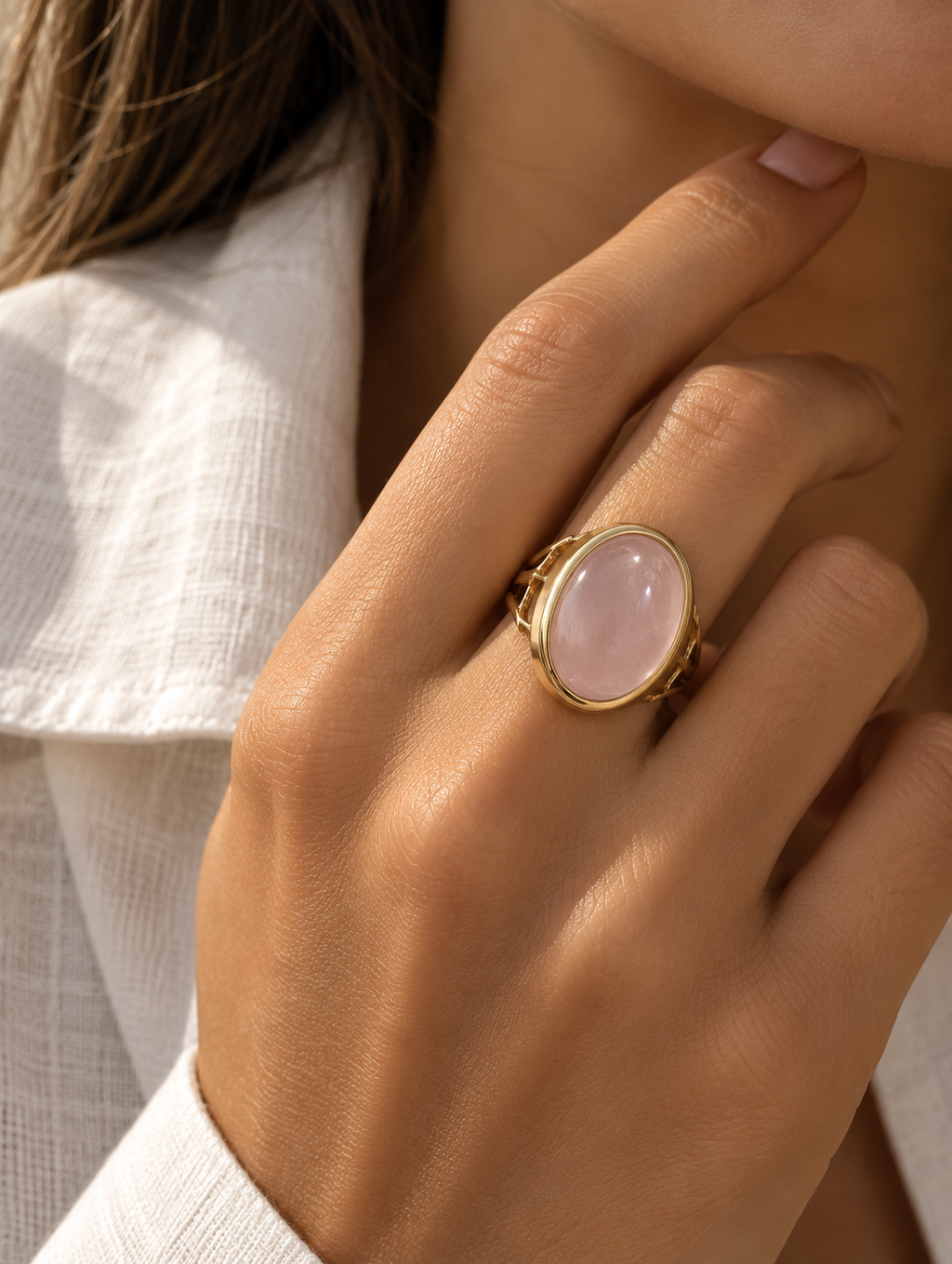 Anillo de oro 18k y cuarzo rosa