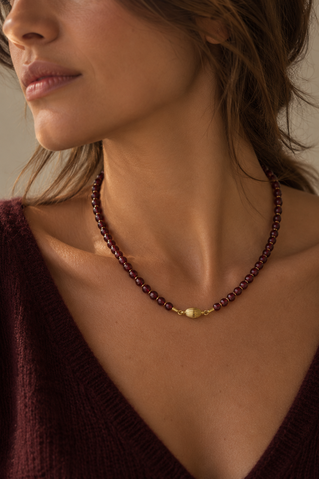 Collar de granates y oro 18k